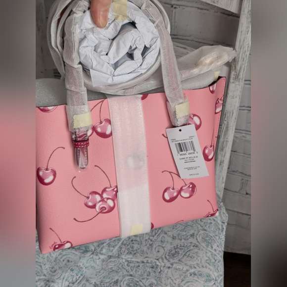 Coach Mollie Cherry 🍒 print handbag and wallet set - Picture 8 of 16